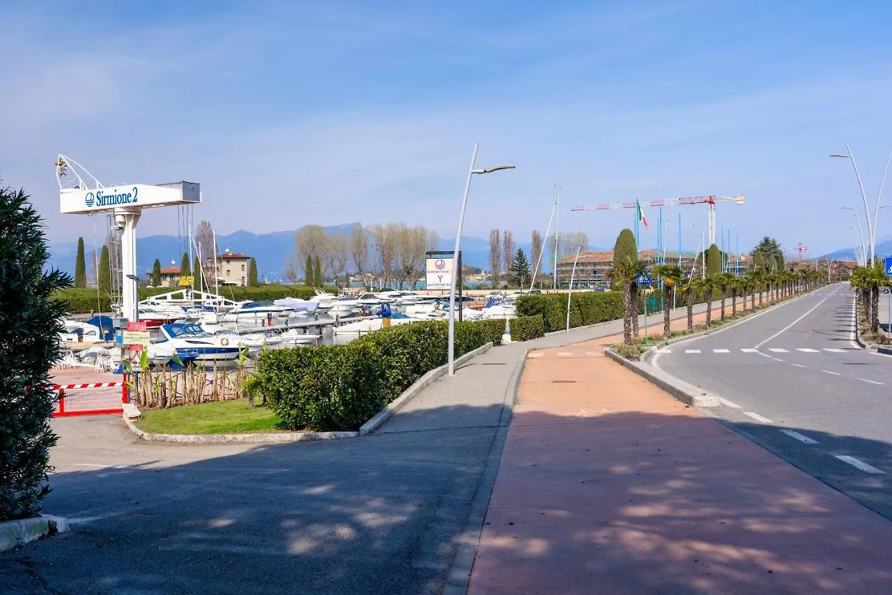 Azzurra Suite - Monolocale Con Piscina E Wifi Sirmione Italie