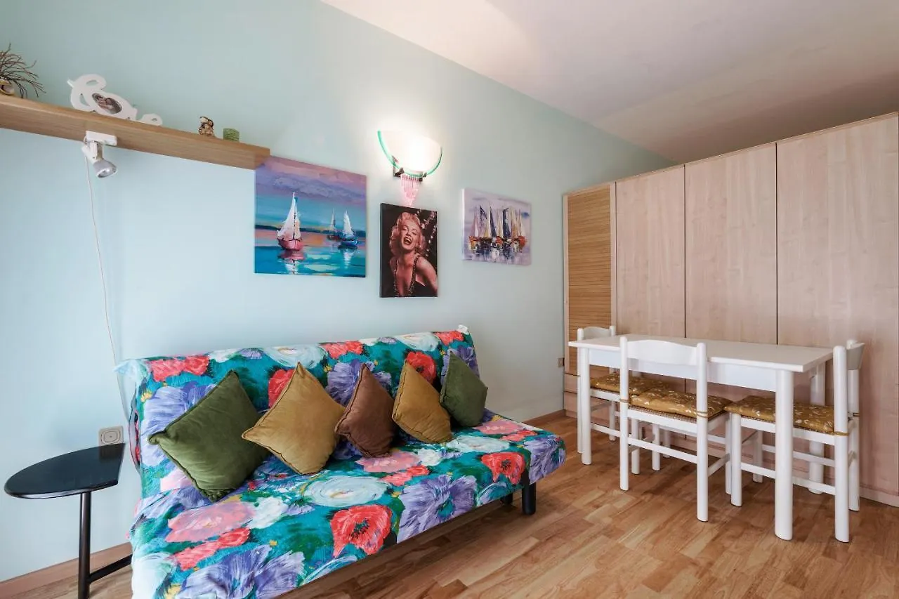 Azzurra Suite - Monolocale Con Piscina E Wifi Sirmione 0*,  Italie